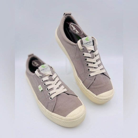 Cariuma Shoes - Cariuma OCA Canvas Sneakers Women’s 9.5 Men’s 8 Sustainable Casual Shoes Unisex